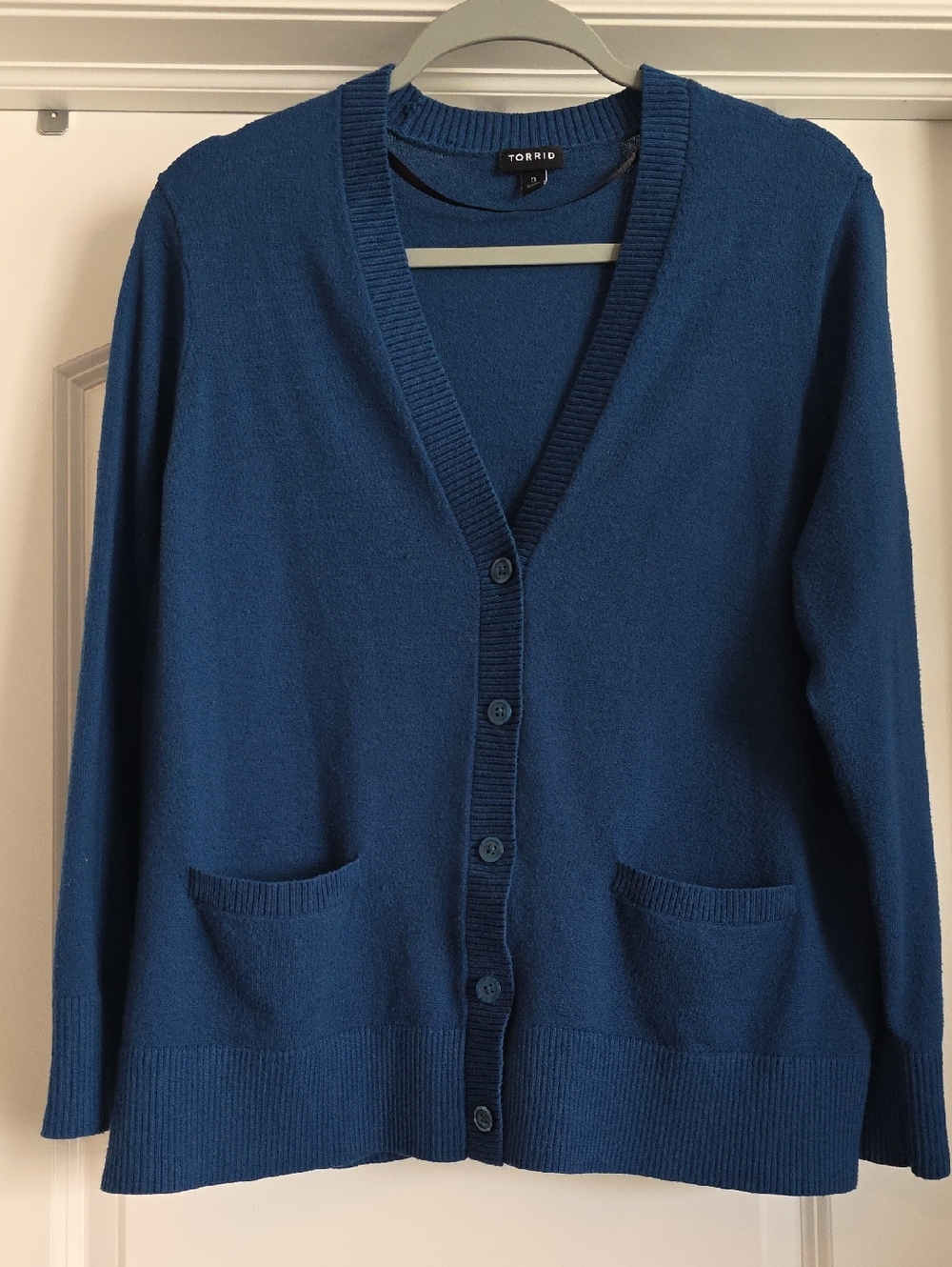 GUC Torrid 0 Blue V-Neck Button Cardigan with Pockets